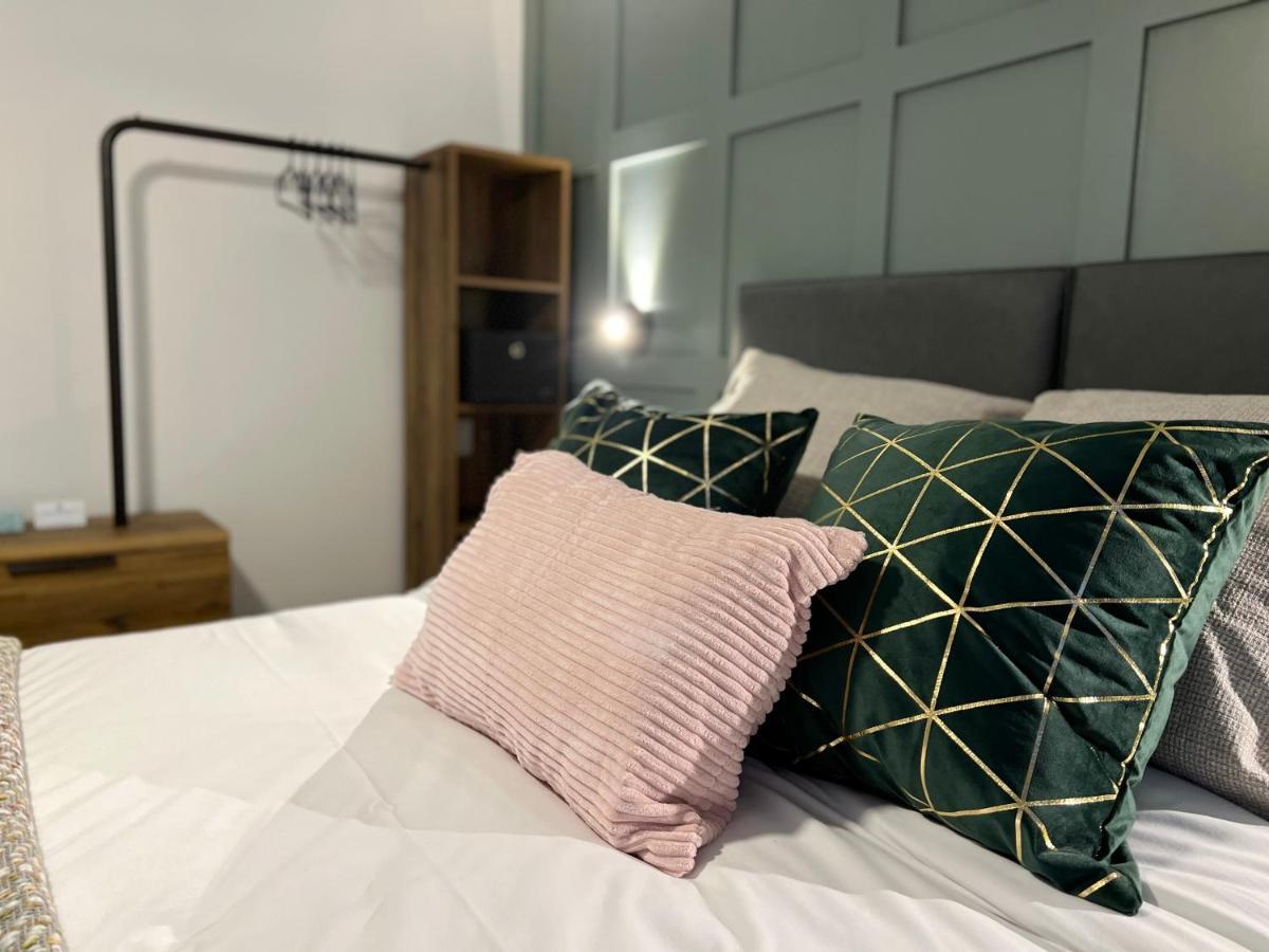 United Home B&B Салфорд Екстериор снимка