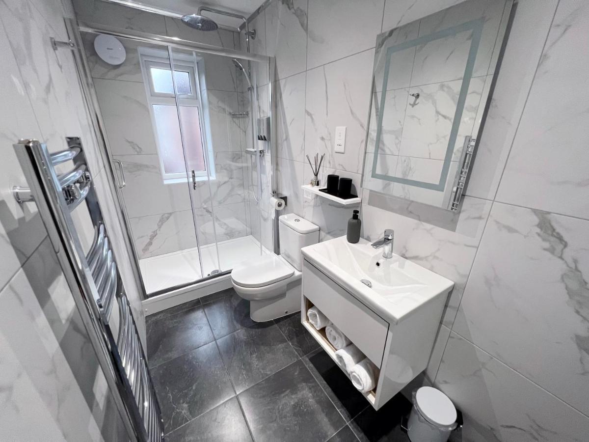 United Home B&B Салфорд Екстериор снимка