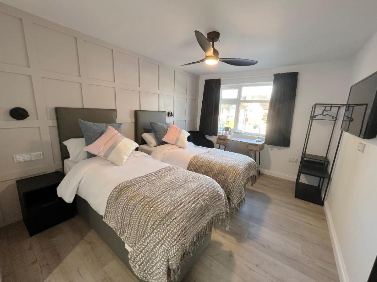 United Home B&B Салфорд Екстериор снимка