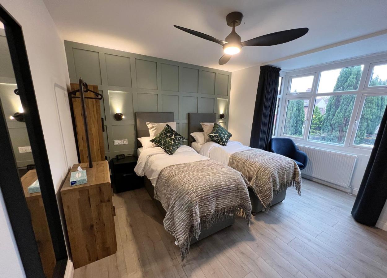 United Home B&B Салфорд Екстериор снимка