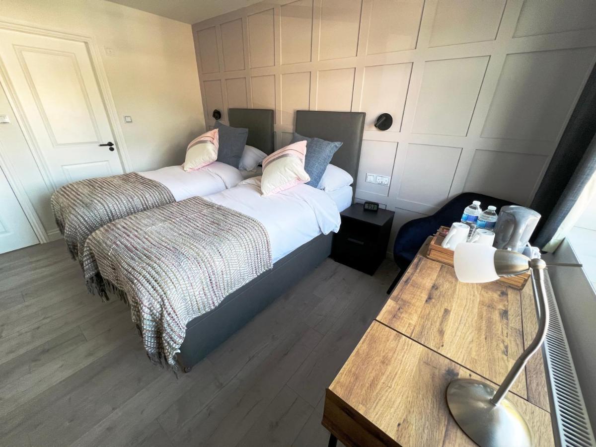 United Home B&B Салфорд Екстериор снимка